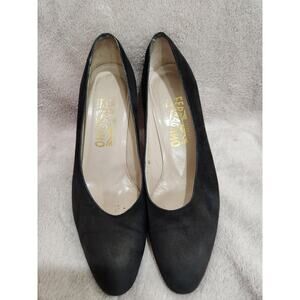 Ferragamo Black Suede Heels Vintage Size 8.5 AA Classic Made in Italy Pumps